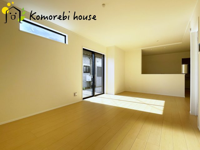 さいたま市北区奈良町　79番　新築一戸建て　ハートフルタウン　Bの居間・リビング|おしゃれな居間です