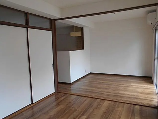 ★当社HP限定★　香川県観音寺市1棟売りマンションの洋室