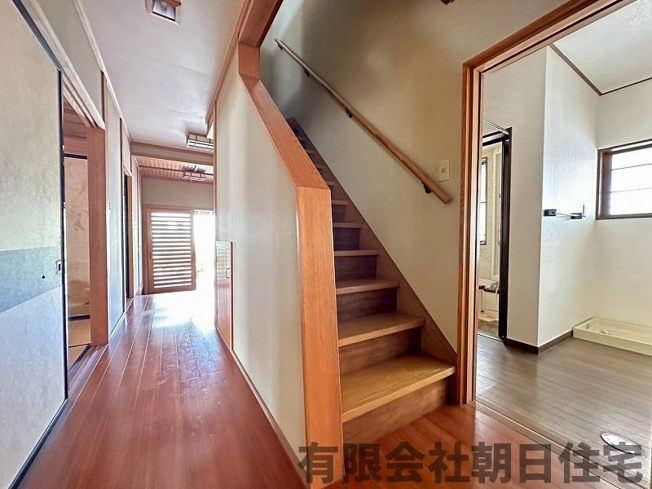 【内装】 | 古曽志町中古戸建 | 明るい色調の室内です