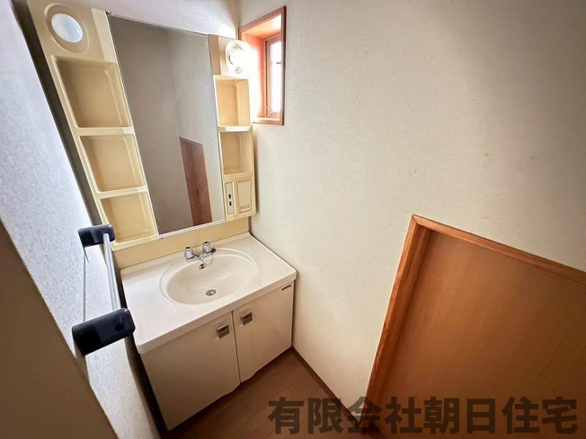 【独立洗面台】 | 古曽志町中古戸建 | 2Fにも洗面台があり、朝の支度にも助かります