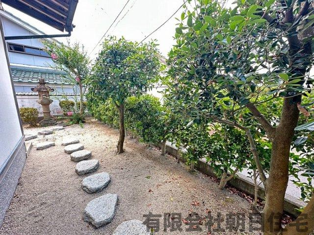 【庭】 | 古曽志町中古戸建 | たまにはお庭で休日を過ごしてみるのもよいかもしれません