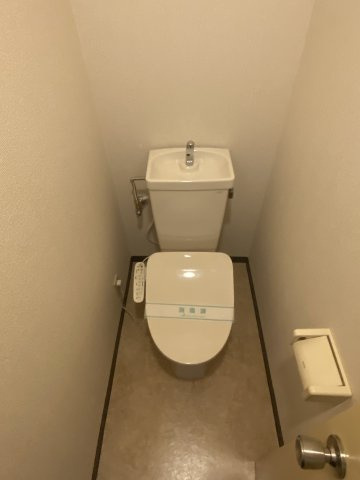 角田ビルのトイレ