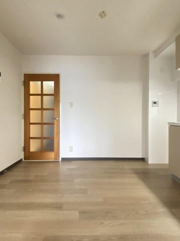 角田ビルの居間・リビング