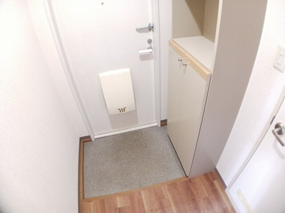 【玄関】 | フレグランス大江島Ｂ | 明るい玄関です