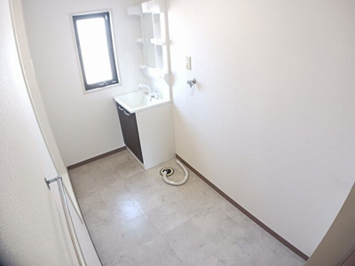 【洗面所】 | フレグランス大江島Ｂ | 忙しい朝には欠かせない洗面所です