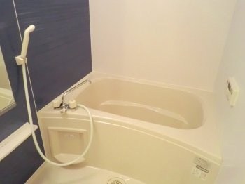 【浴室】 | カサブランカＢ | コンパクトで使いやすいお風呂です