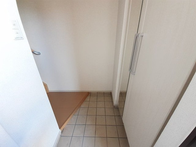 【玄関】 | ノアＢ | 収納もある玄関です