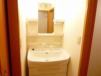 【洗面所】 | ミルト・タウンＴ | 明るい洗面所です