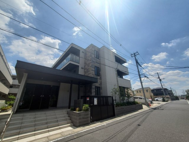 【外観】 | レスティングスウェル浦和 | ★ネット無料★オートロック★追炊★浴室テレビ★宅配BOX★