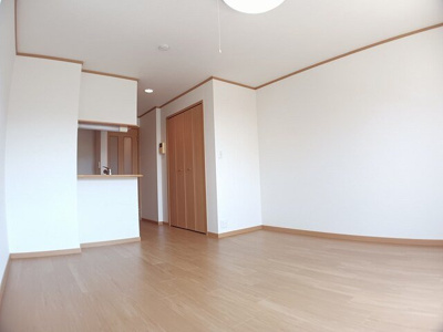 【居間・リビング】 | アウローラ玉手Ｂ | ゆったり過ごせるリビングです