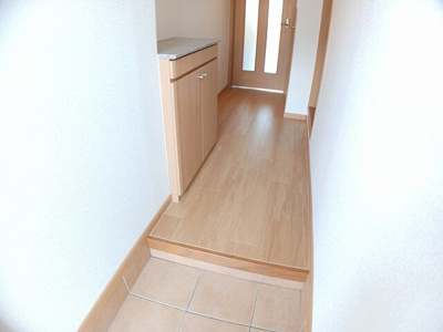 【玄関】 | アウローラ玉手Ｂ | 収納もある玄関です