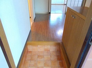 【玄関】 | リバーサイドパレス | 落ち着いた玄関です