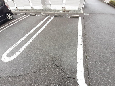 【駐車場】 | パークメゾン田寺Ⅱ | 駐車場があるので、車を買う予定の方も安心です