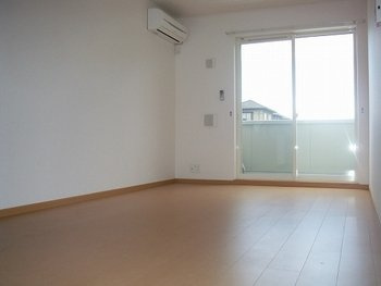 【居間・リビング】 | フォルストⅠ | こちらのリビングで趣味の時間をお楽しみください