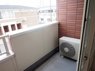 【バルコニー】 | アメニティⅡ | 暖かな日差しのふりそそぐバルコニー