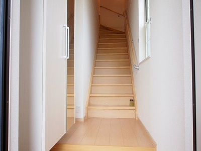 【玄関】 | アメニティⅡ | 明るい玄関です