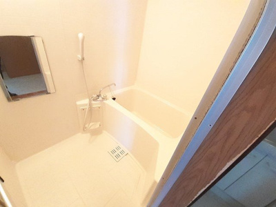 【浴室】 | エスポワールⅡ | 落ち着いた空間のお風呂です