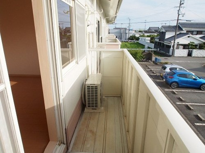【バルコニー】 | ファミィール永和 | 開放的で明るい空間を演出してくれるバルコニーです