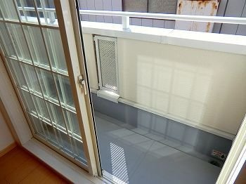 【バルコニー】 | アメニティ・アミノウチＢ | 開放的で明るい空間を演出してくれるバルコニーです