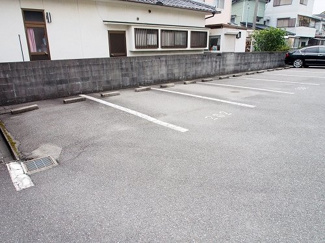 【駐車場】 | エルダー佐々木 | 駐車場完備です