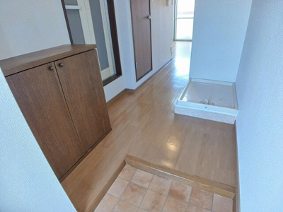 【玄関】 | サンフレッチェ南条Ｂ | きれいな玄関です