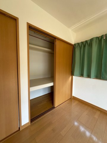 UパームF棟の収納