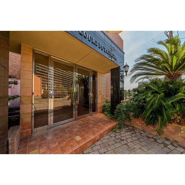 シーズンコート二ツ杁のエントランス