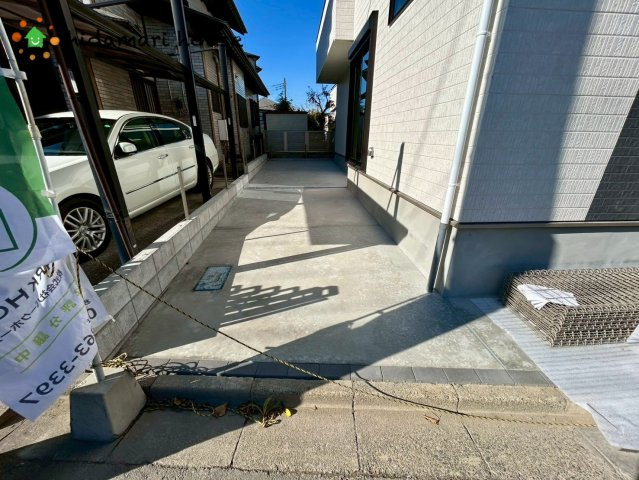北区奈良町　新築戸建　ハートフルタウンBの駐車場