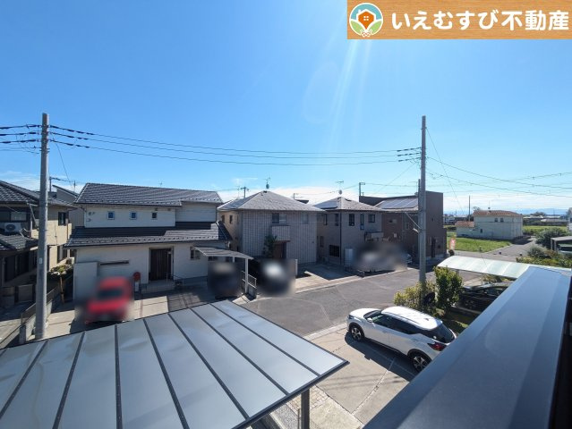 鴻巣市北新宿　中古戸建の展望|高い建物が無く開放感のある展望
バルコニーからの展望も開けていて閑静な住宅地が望めます。日当りも良いですね♪