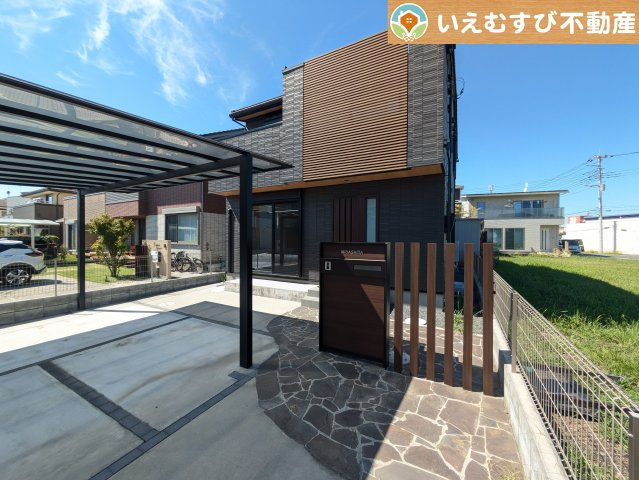 鴻巣市北新宿　中古戸建の外観|シンプルモダンテイストの飽きのこない外観！
実際に現地を見たりゆっくりご内覧頂ければ新居での夢が膨らみますよね♪