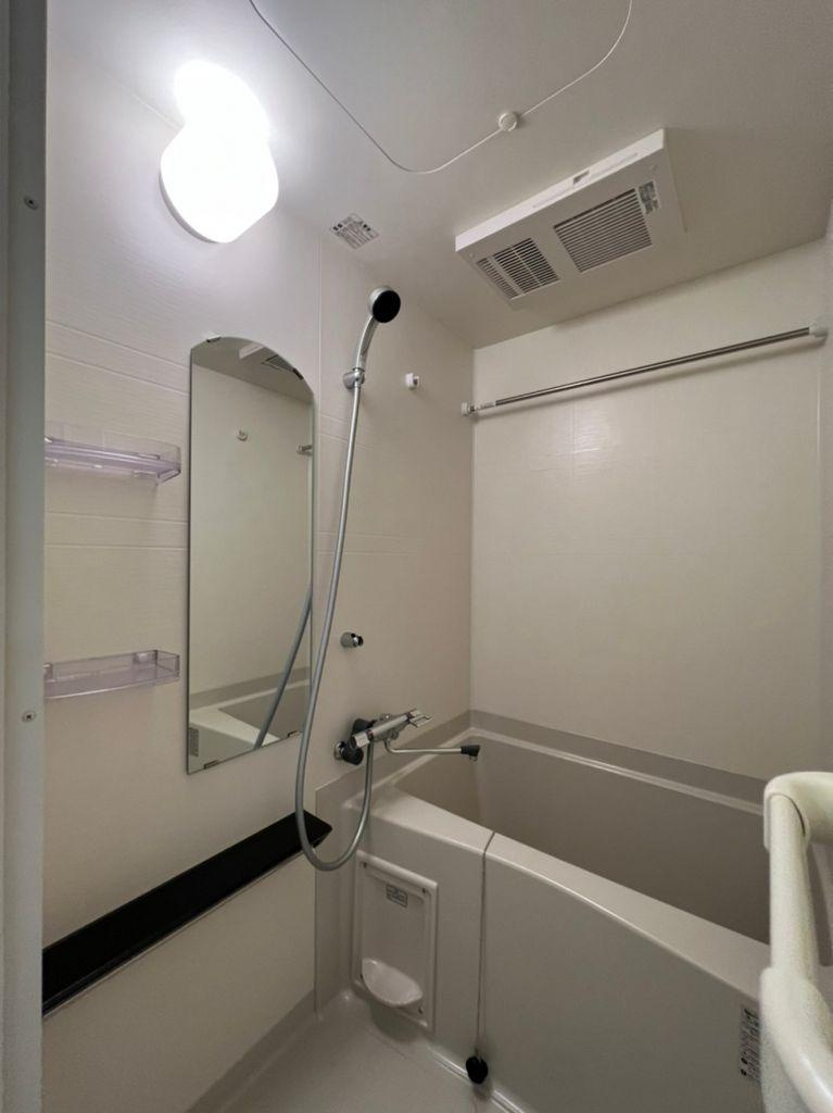 プレサンス鶴舞駅前レジス　名古屋市賃貸　仲介手数料無料の浴室