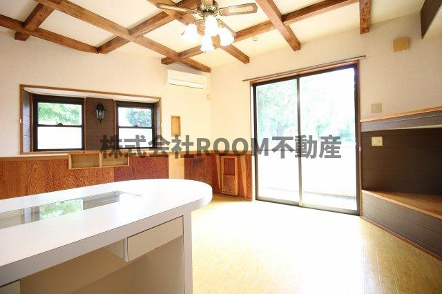 アンティークペットⅡの居間・リビング|ゆったりとしたリビングです