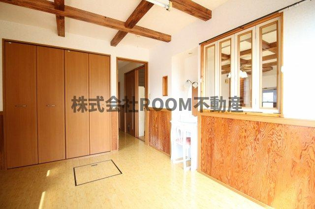 アンティークペットⅡの洋室|落ち着いた色調の洋室です