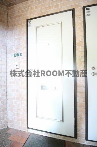 アンティークペットⅡの玄関|ゆったりとした玄関です