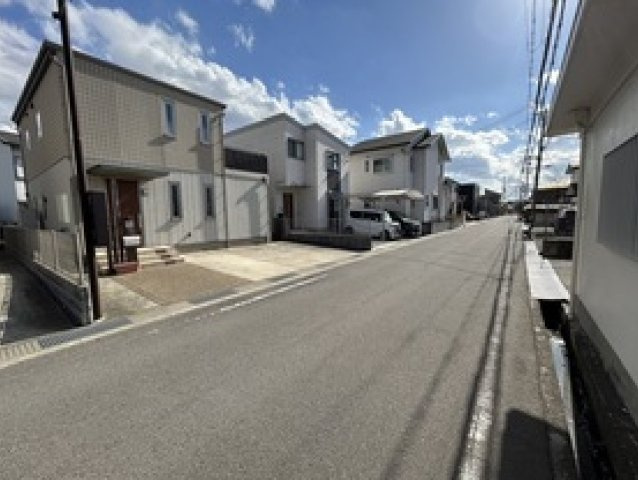 【前面道路含む現地写真】