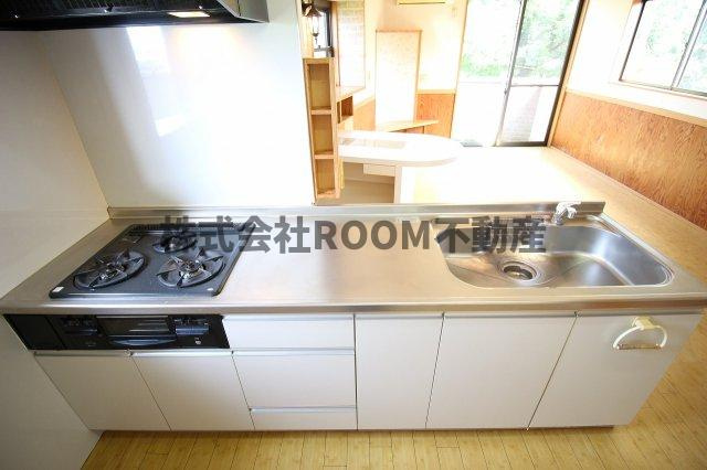 アンティークペットⅡのキッチン|コンパクトなキッチンで掃除もラクラク