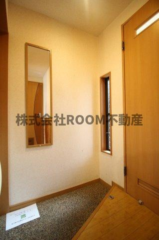 アンティークペットⅡの玄関|明るい玄関です