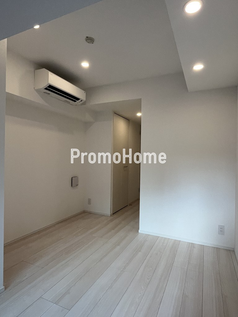 トラディス秋葉原の居間・リビング