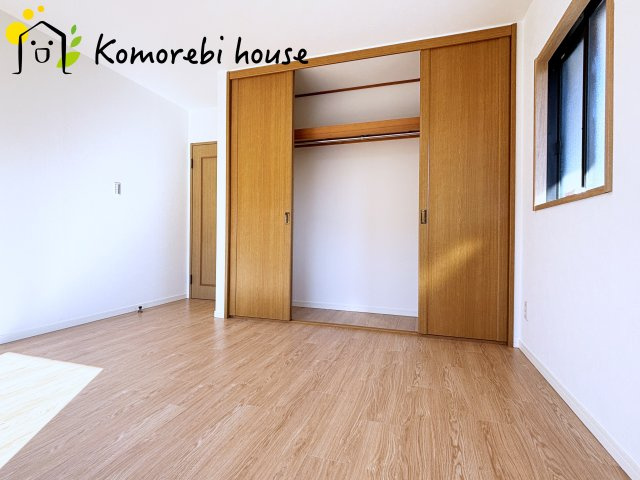 上尾市中妻　中古一戸建ての寝室|大きなクローゼットがあるので寝室にしてみてはいかがでしょうか
