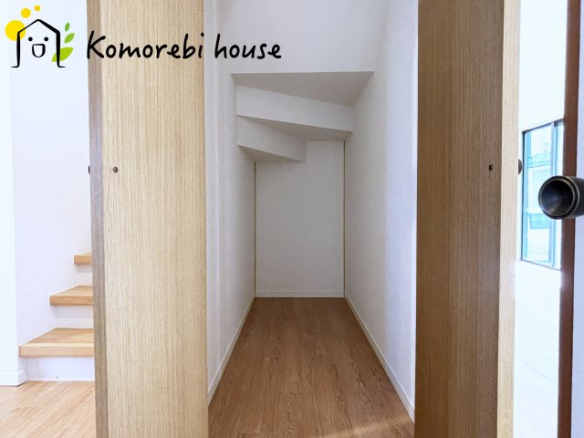 上尾市中妻　中古一戸建ての収納|階段下の収納です