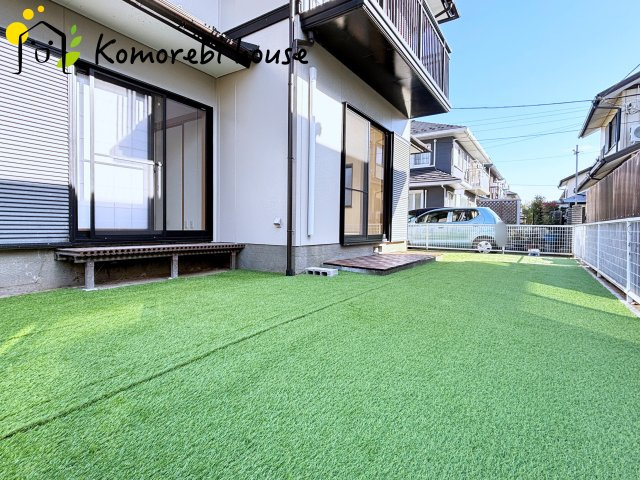 上尾市中妻　中古一戸建ての庭|テラスは芝がきれいです
