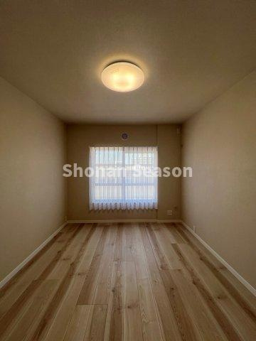 【洋室】 | ベッドやデスクも配置しやすい空間。自分好みにアレンジ可能♪