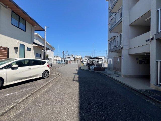 【周辺】 | 南向き・4階部分につき陽当たり良好♪ぜひご内見くださいませ！