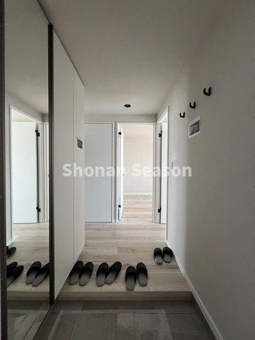 【玄関】 | 明るく清潔感のある玄関は、お客様を気持ちよく迎え入れられます♪