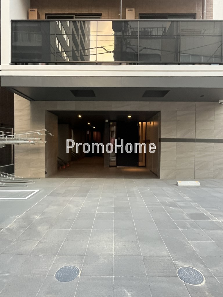 トラディス秋葉原のエントランス