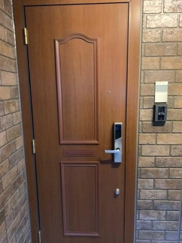 アゼリアコート・友の玄関