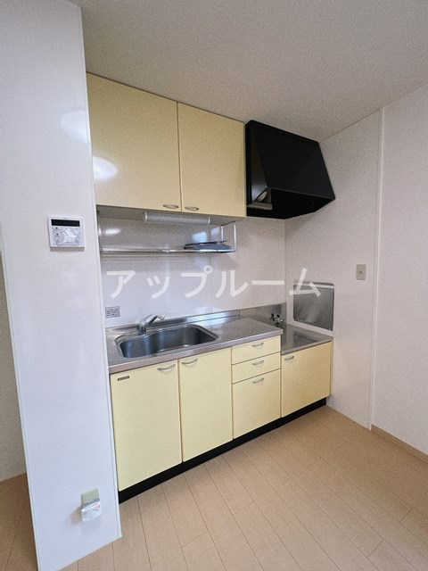 アゼリアコート・友のキッチン