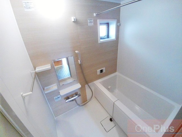 エクソニア篠原本町の浴室