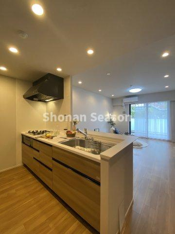 【キッチン】 | お料理の配膳しやすく、コミュニケーション良好なカウンターキッチン◎