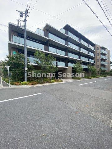 【外観】 | 気持ちよく新生活がスタートできるリフォームマンション(R7.6月)
ペットも一緒に暮らせる魅力がたっぷり詰まったお住まいです。